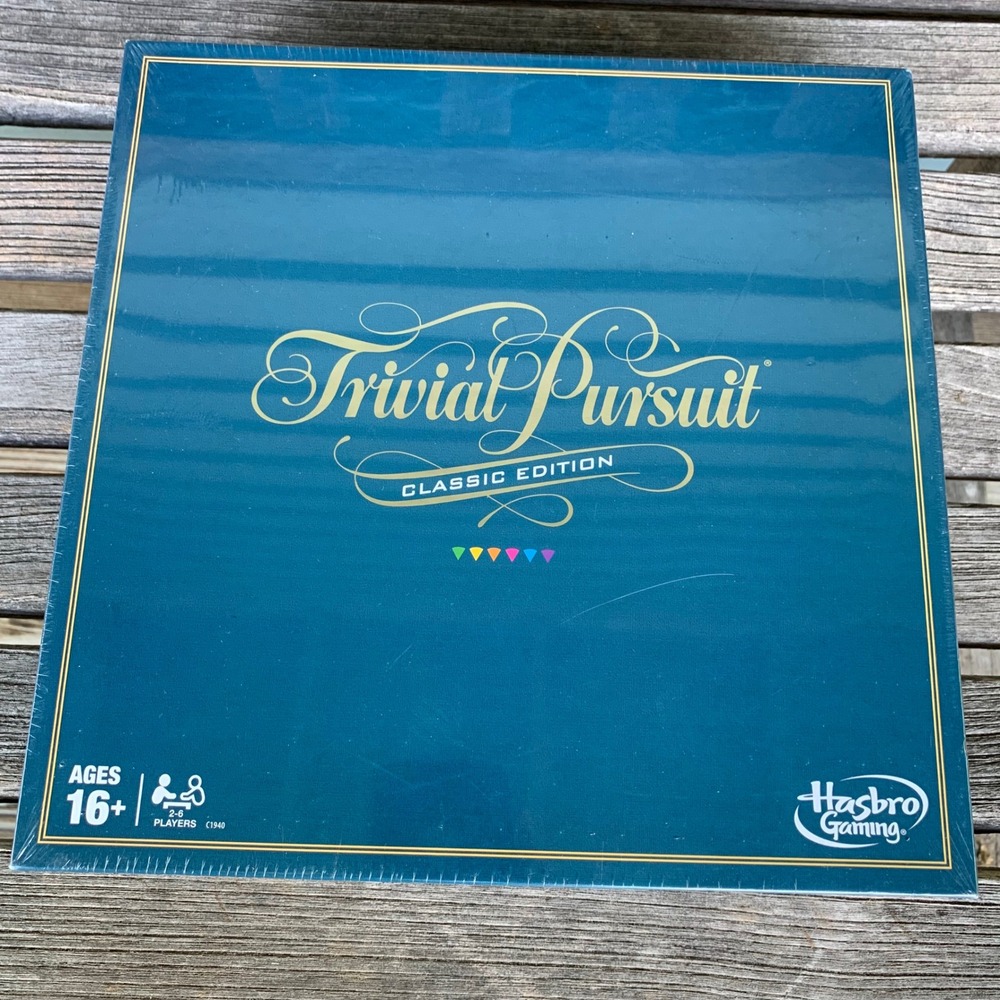 Hasbro Trivial Pursuit Classic Ed Board Game C1940 2400 Questions 16+ New Sealed